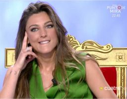 MyHyV, Carmen toma decisiones en su trono