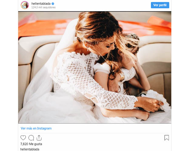 La diseñadora publicó una imagen en su instagram junto a su hija