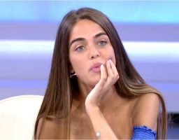 Violeta intenta darle explicaciones a Julen en MyHyV