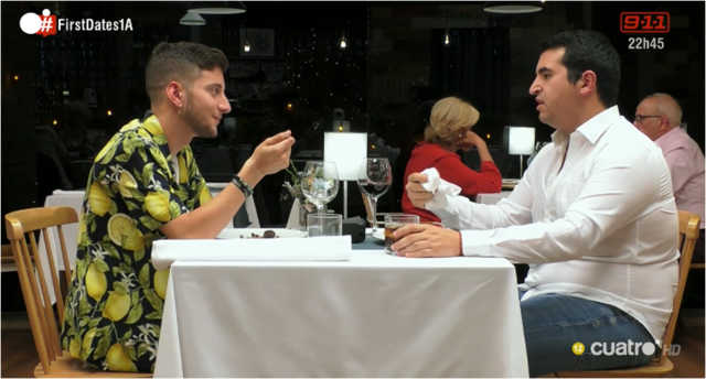 Eduardo y Daniel durante su cena en First Dates
