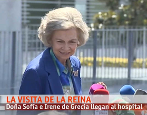 La reina Sofia visita a Don Juan Carlos
